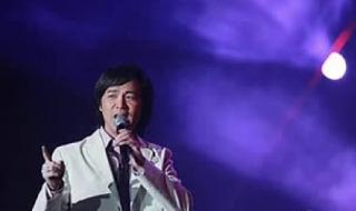 流浪歌手模仿黄家驹